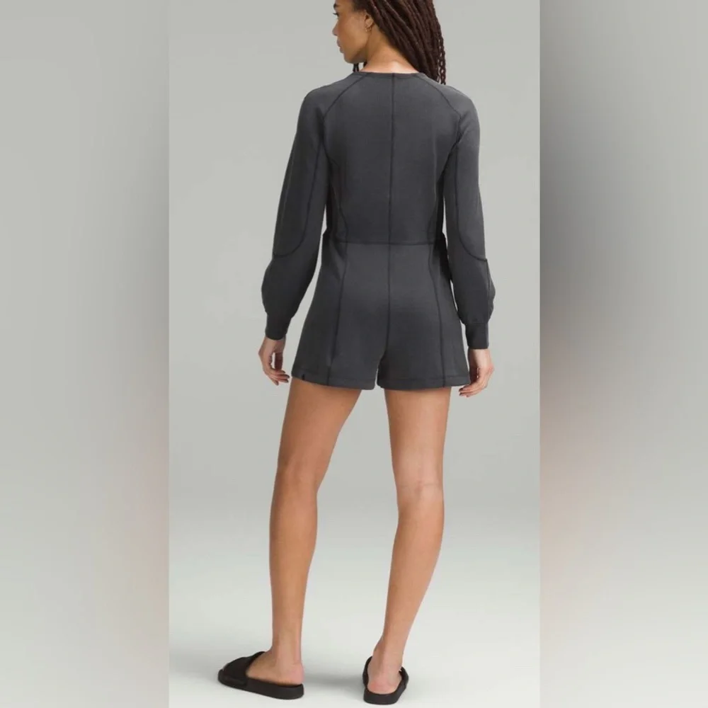 Lululemon Ribbed Softstreme Long Sleeve Romper Shorts‎ Zipper Pockets Black Sz 8